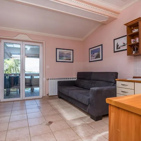 Weiss Apartment